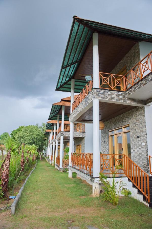 Wild Rose Resort & Spa Pushkar Exteriör bild