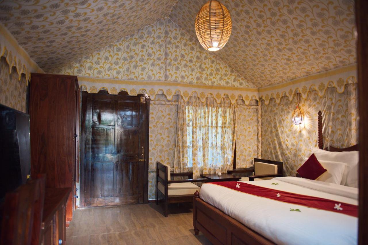 Wild Rose Resort & Spa Pushkar Exteriör bild