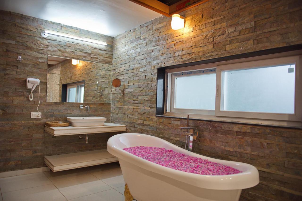 Wild Rose Resort & Spa Pushkar Exteriör bild