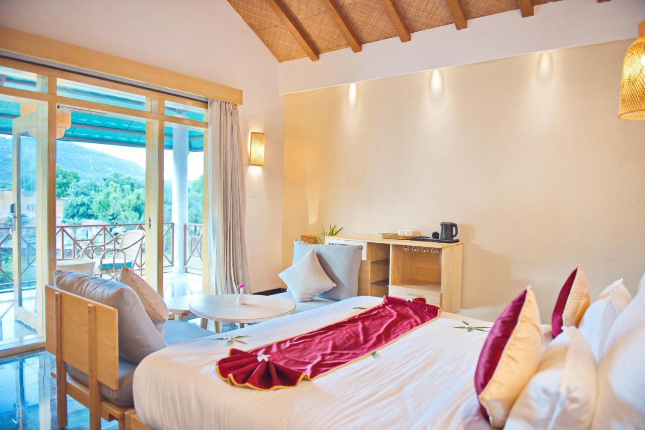 Wild Rose Resort & Spa Pushkar Exteriör bild